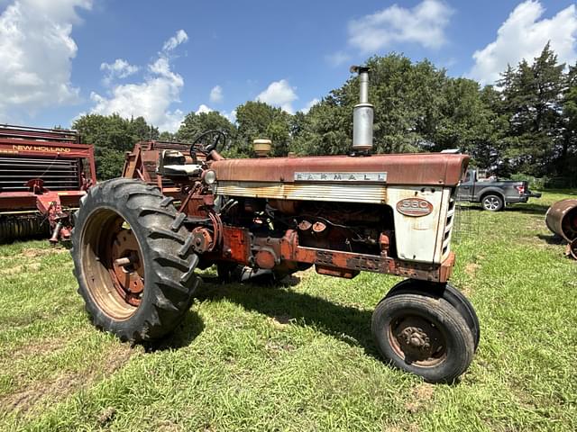 Image of Farmall 560  equipment image 1