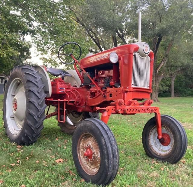 Image of Ford 541 equipment image 1