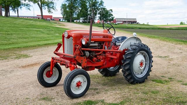 Image of Ford 601 equipment image 1