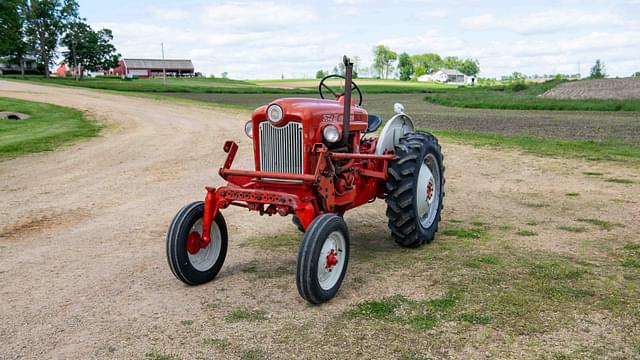 Image of Ford 601 equipment image 2