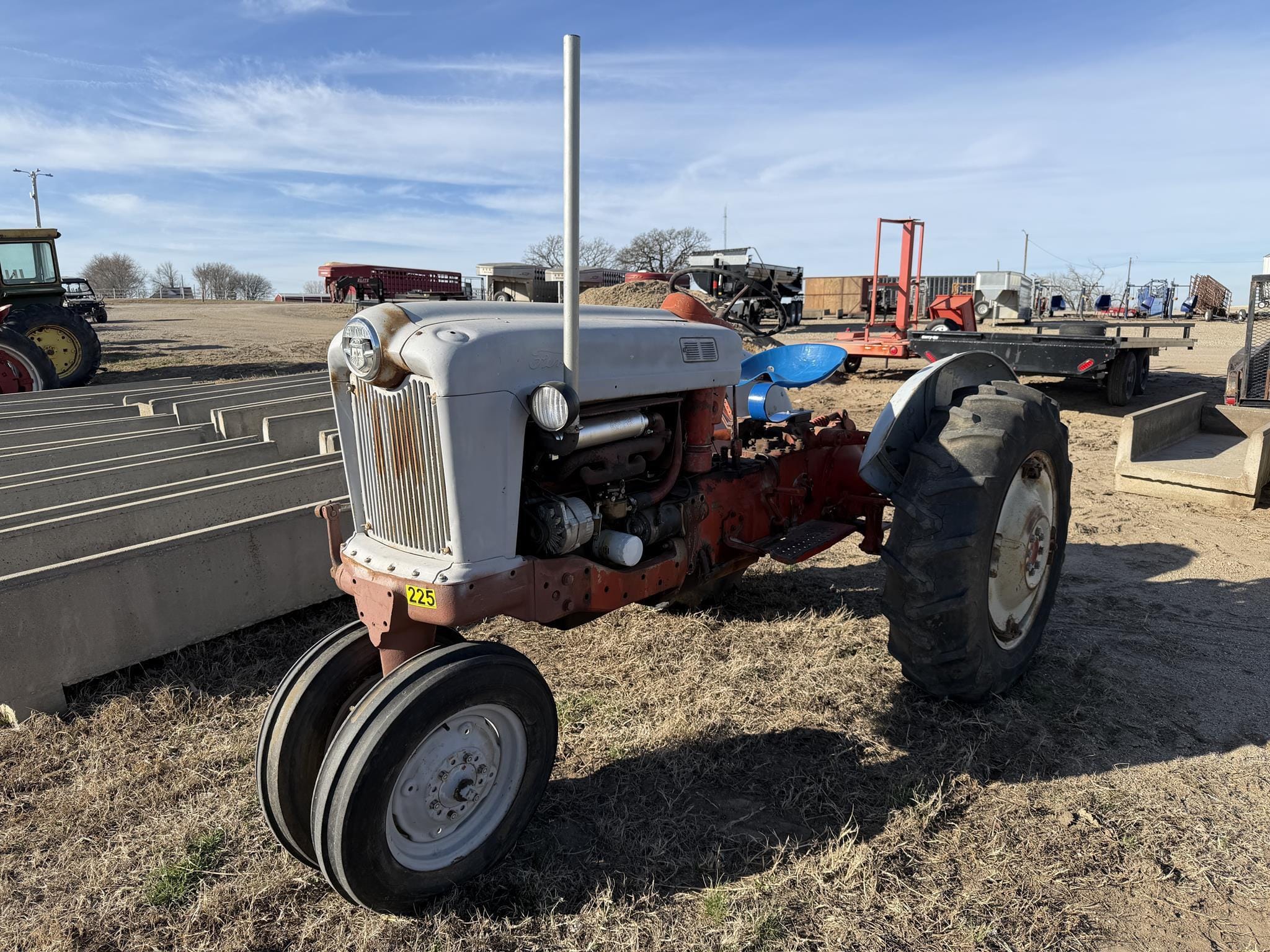 1959 Ford 961 Equipment Image0