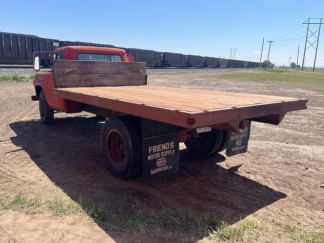 Image of Ford F600 equipment image 2