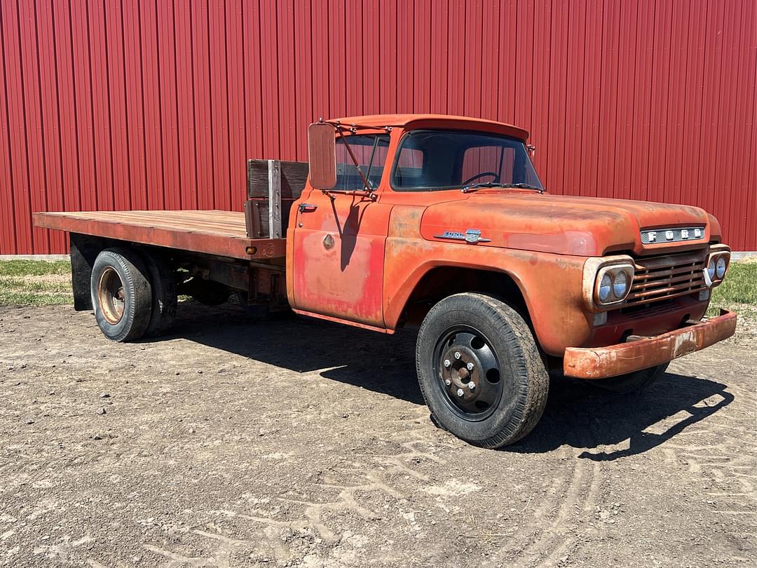 Image of Ford F600 Primary image