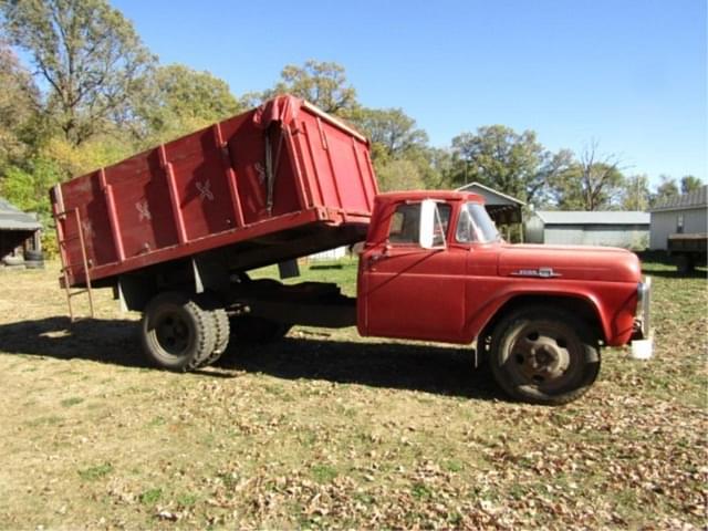 Image of Ford F-500 equipment image 4