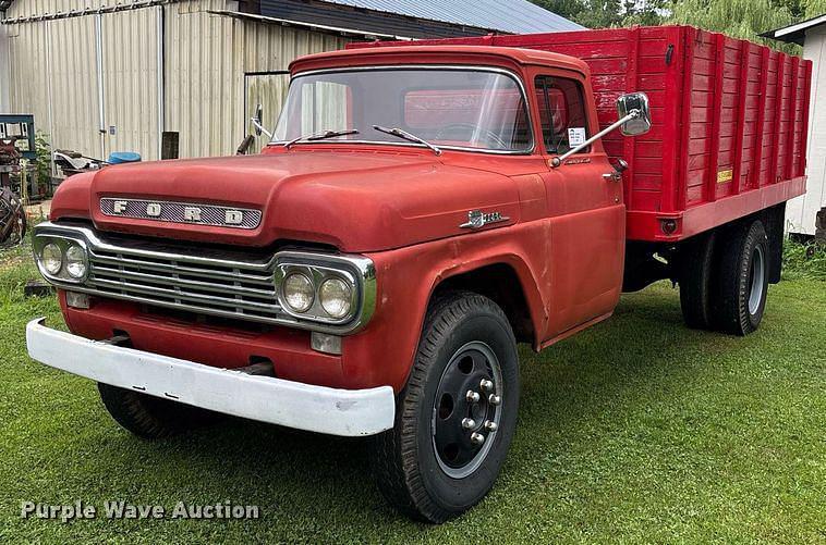 Image of Ford F-600 Primary image