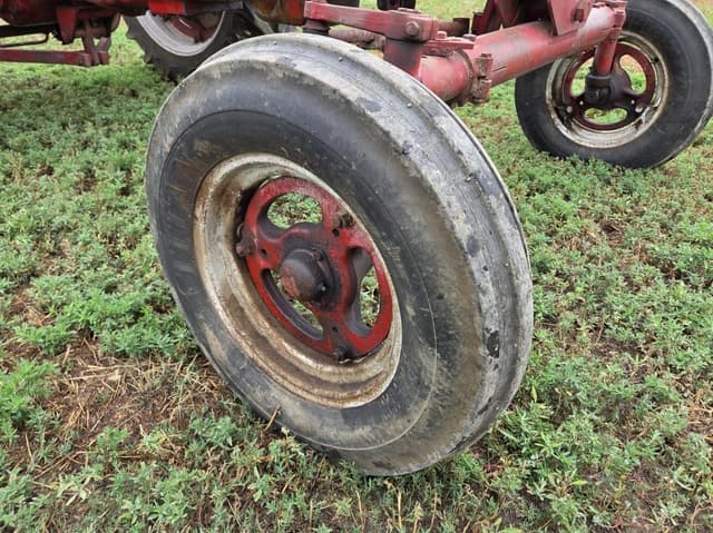 Image of International Harvester 450 equipment image 3