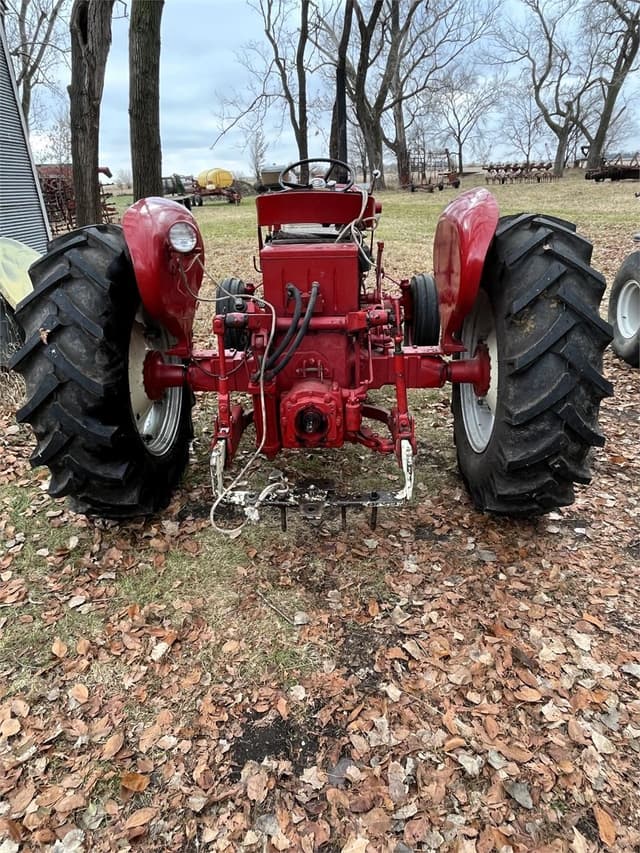 Image of International Harvester 460 equipment image 4