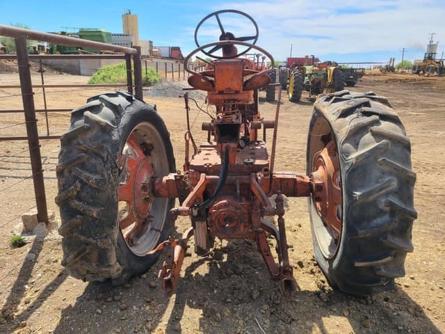 Image of International 460 equipment image 3