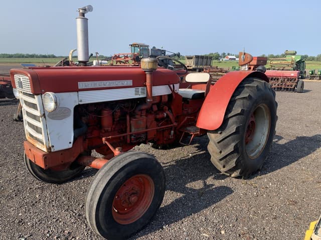 Image of International Harvester 460 equipment image 1