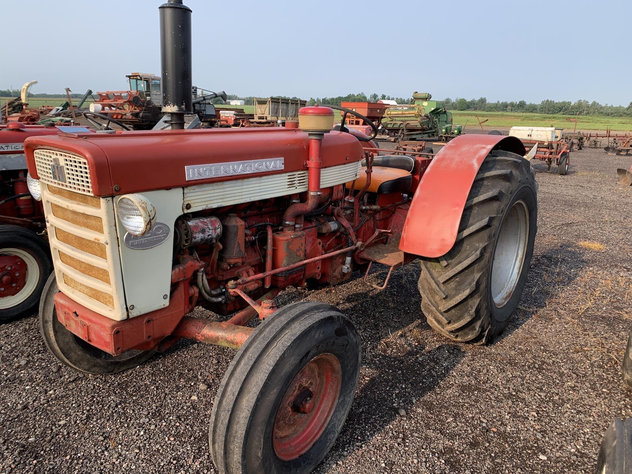 1959 International Harvester 460 Equipment Image0