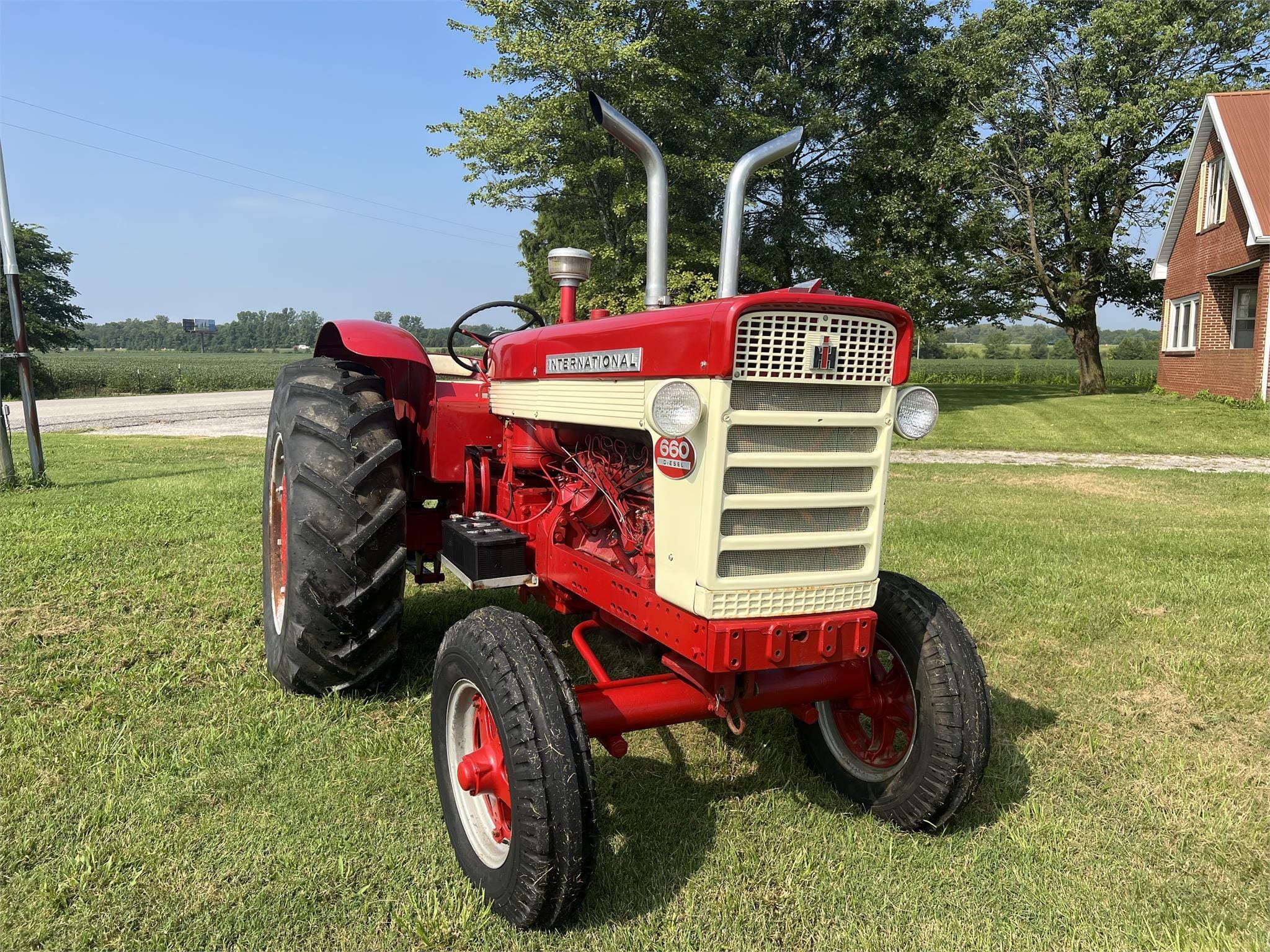 Main image International Harvester 660