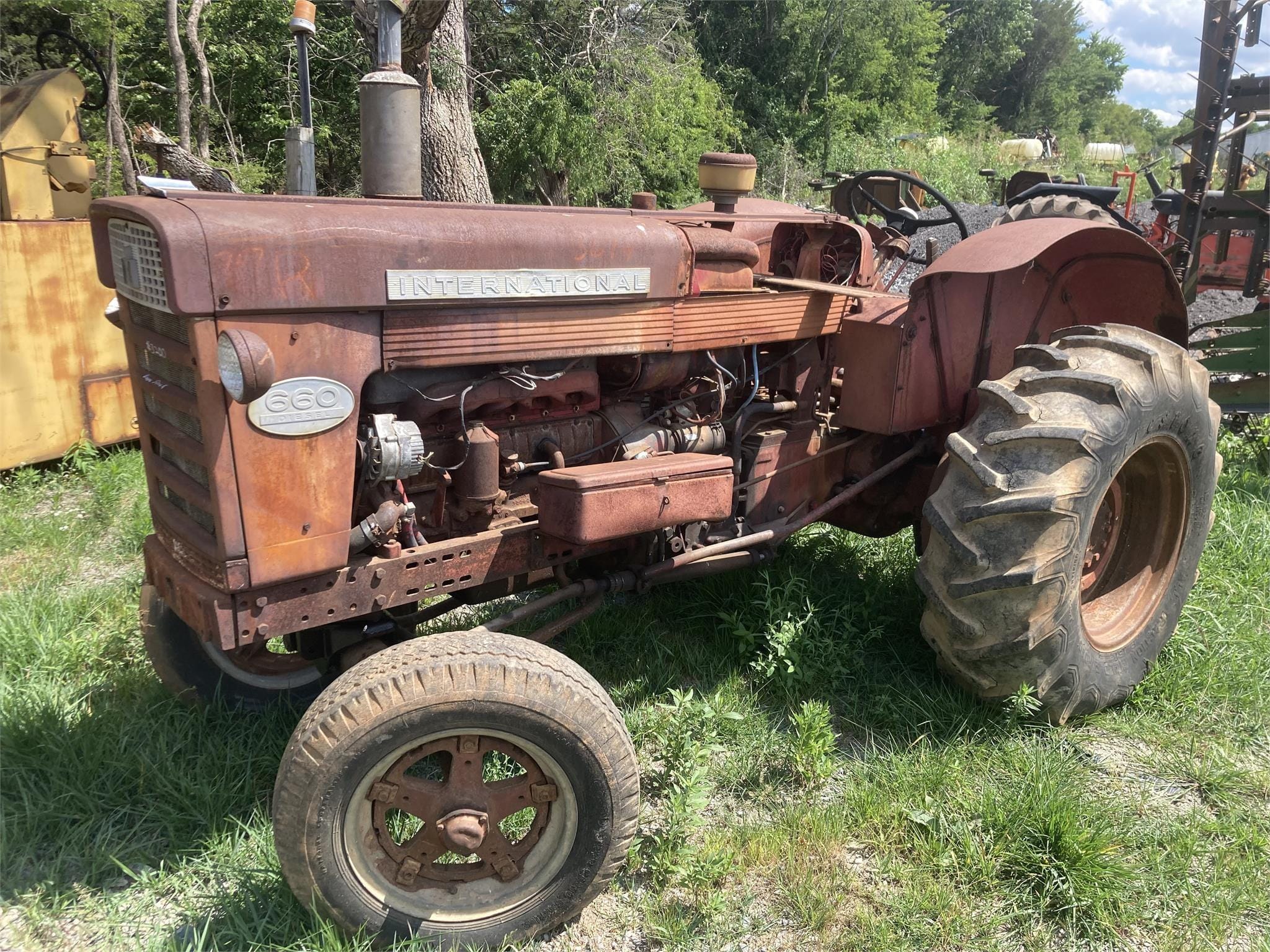 1959 International Harvester 660 Equipment Image0