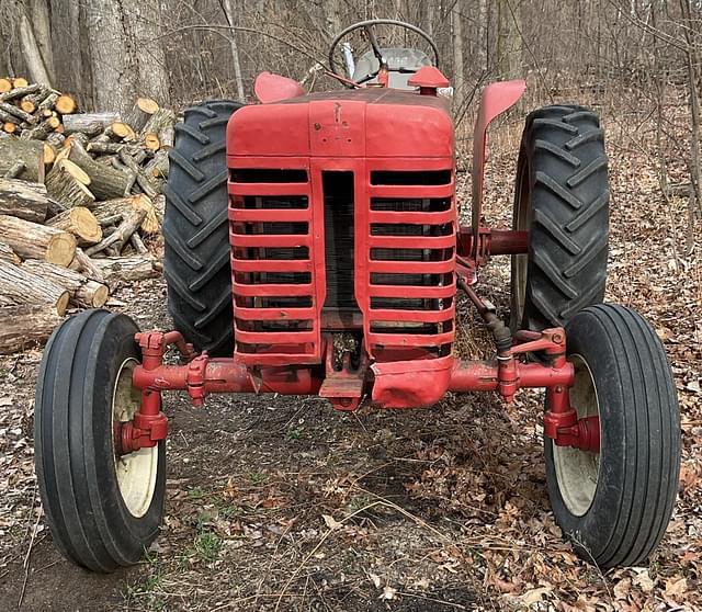 Image of International Harvester B-250 equipment image 3