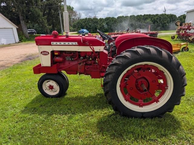 Image of Farmall 340 equipment image 1