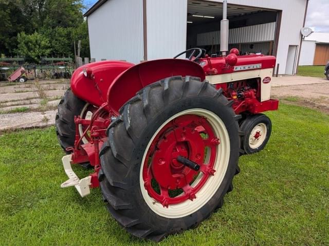 Image of Farmall 340 equipment image 4