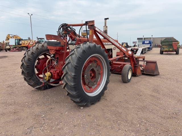 Image of International Harvester 460 equipment image 3