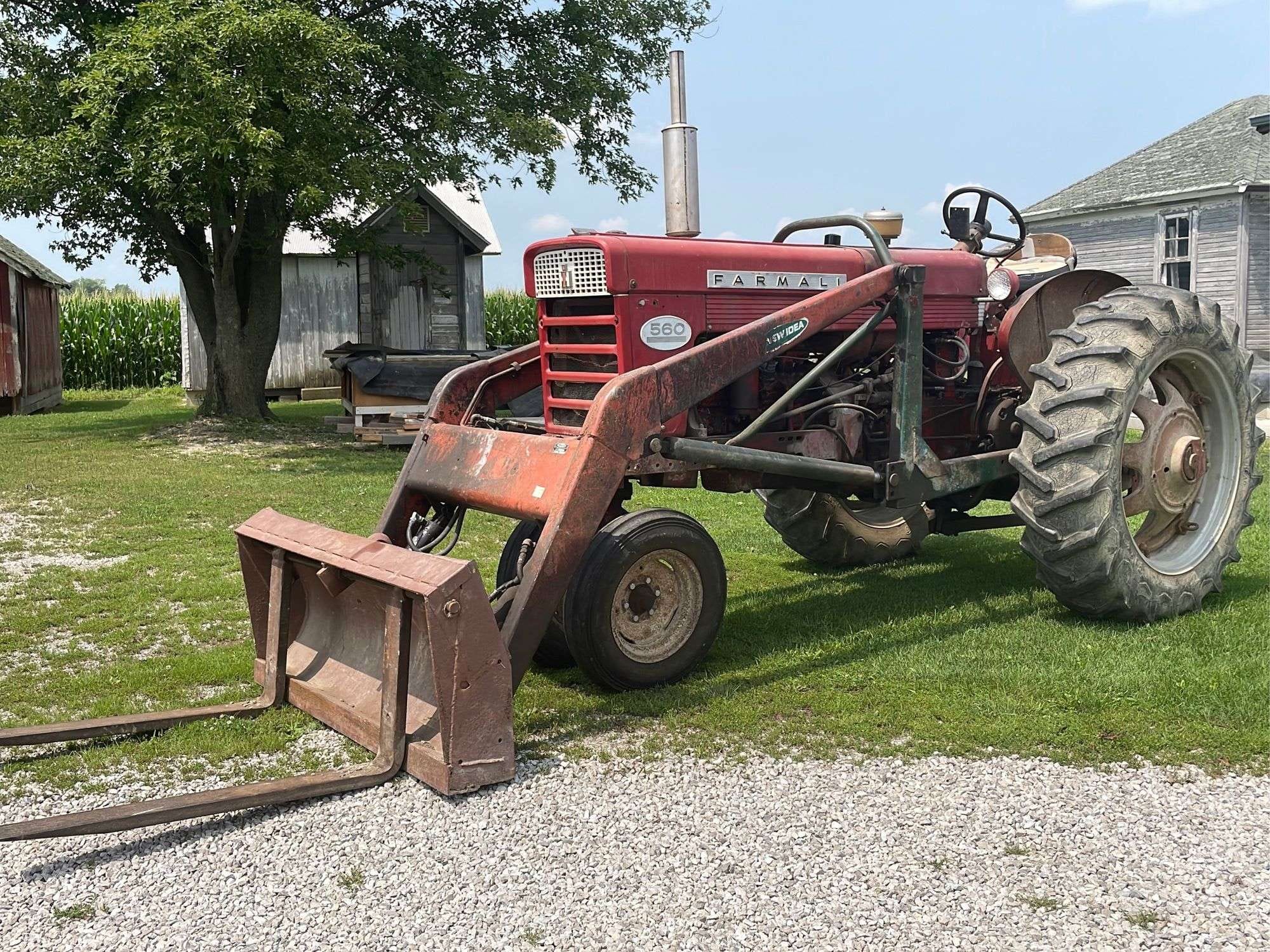 Main image International Harvester 560