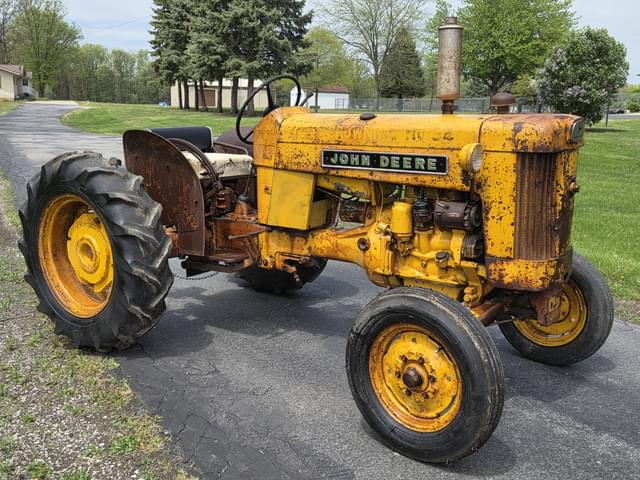 Image of John Deere 330 equipment image 2