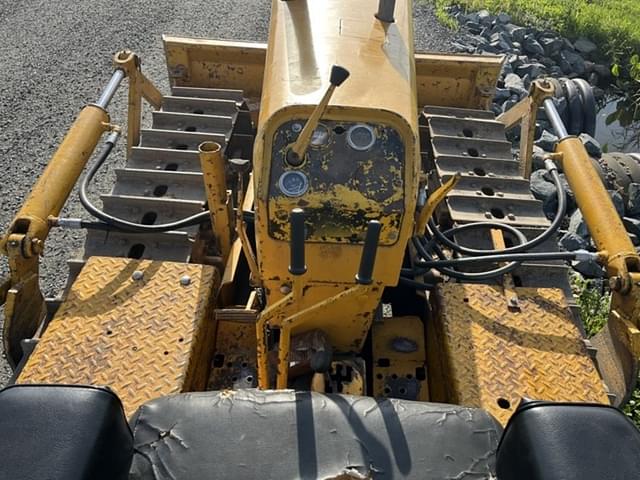 Image of John Deere 440C equipment image 4