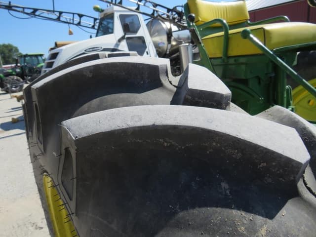 Image of John Deere 630 equipment image 4