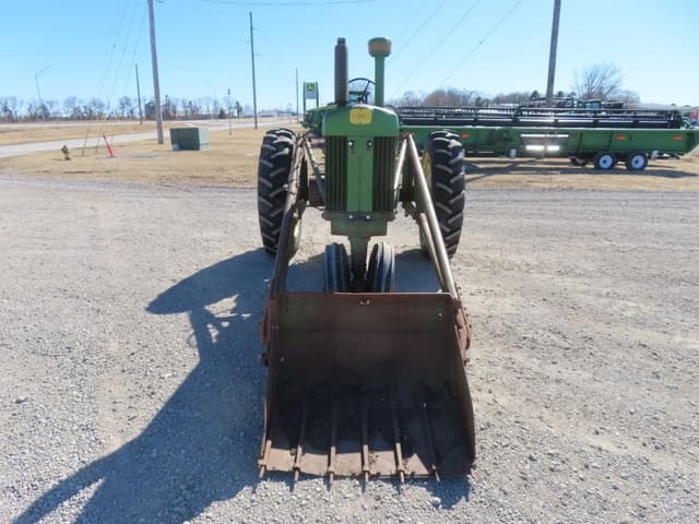 Image of John Deere 630 equipment image 2