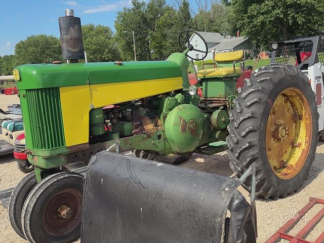 Image of John Deere 630 equipment image 1
