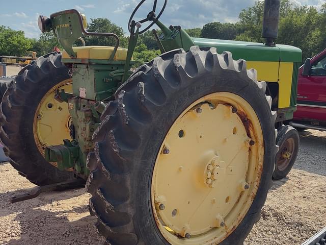 Image of John Deere 630 equipment image 3