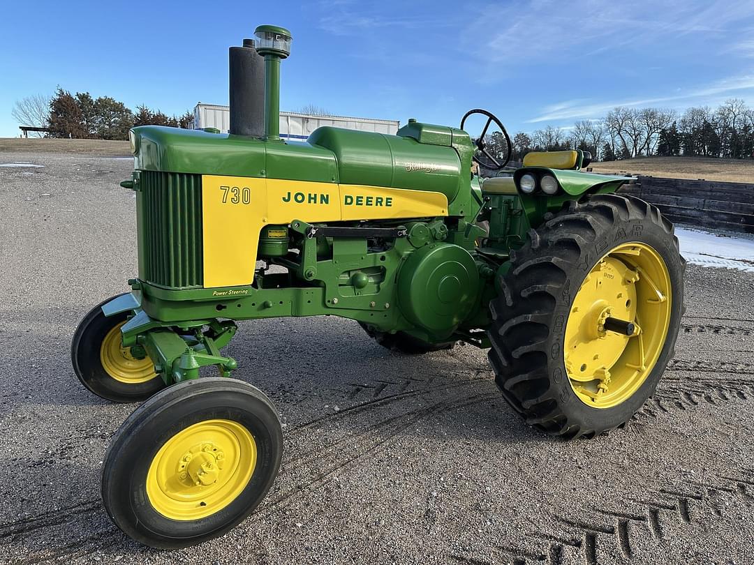 Image of John Deere 730 Primary image