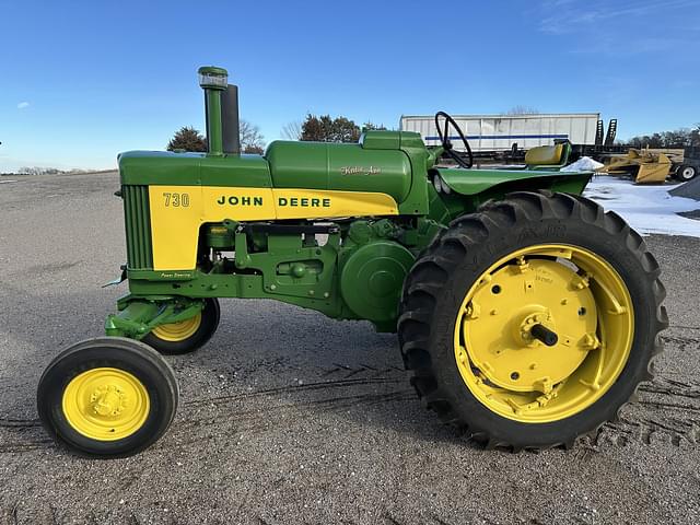 Image of John Deere 730 equipment image 1