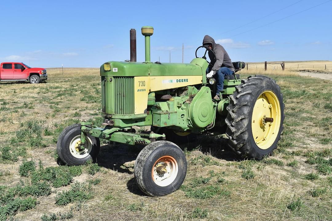 Image of John Deere 730 Primary image