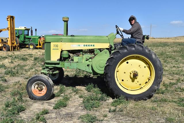 Image of John Deere 730 equipment image 1