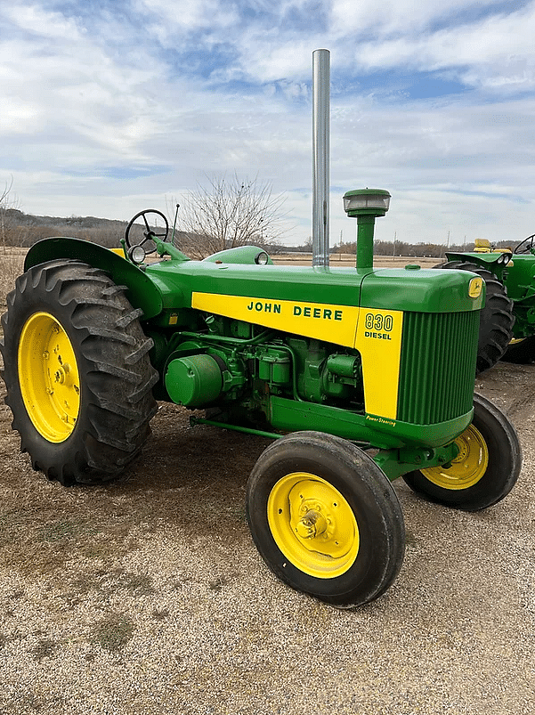 Image of John Deere 830 Primary Image