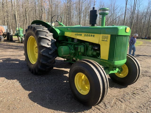 Image of John Deere 830 equipment image 1