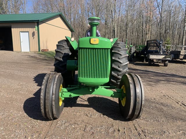Image of John Deere 830 equipment image 2