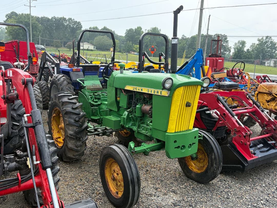 Image of John Deere 830 Primary image