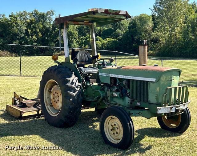 Image of John Deere 830 equipment image 2