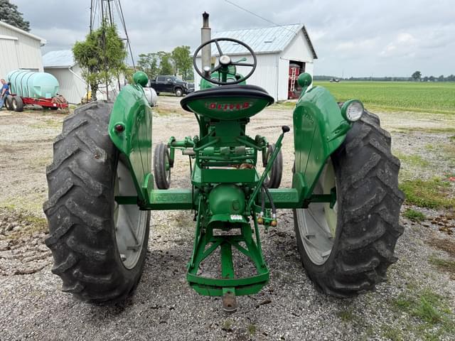 Image of Oliver 770 equipment image 3