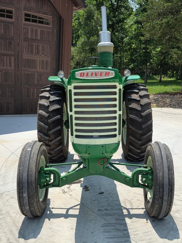 Image of Oliver 770 equipment image 2