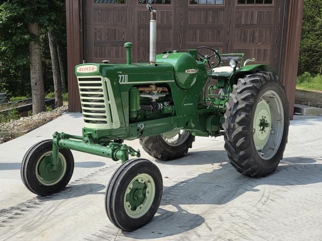 Image of Oliver 770 equipment image 4