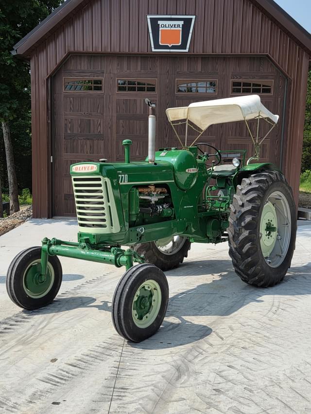 Image of Oliver 770 equipment image 1