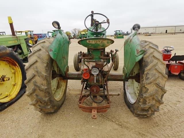 Image of Oliver 770 equipment image 2