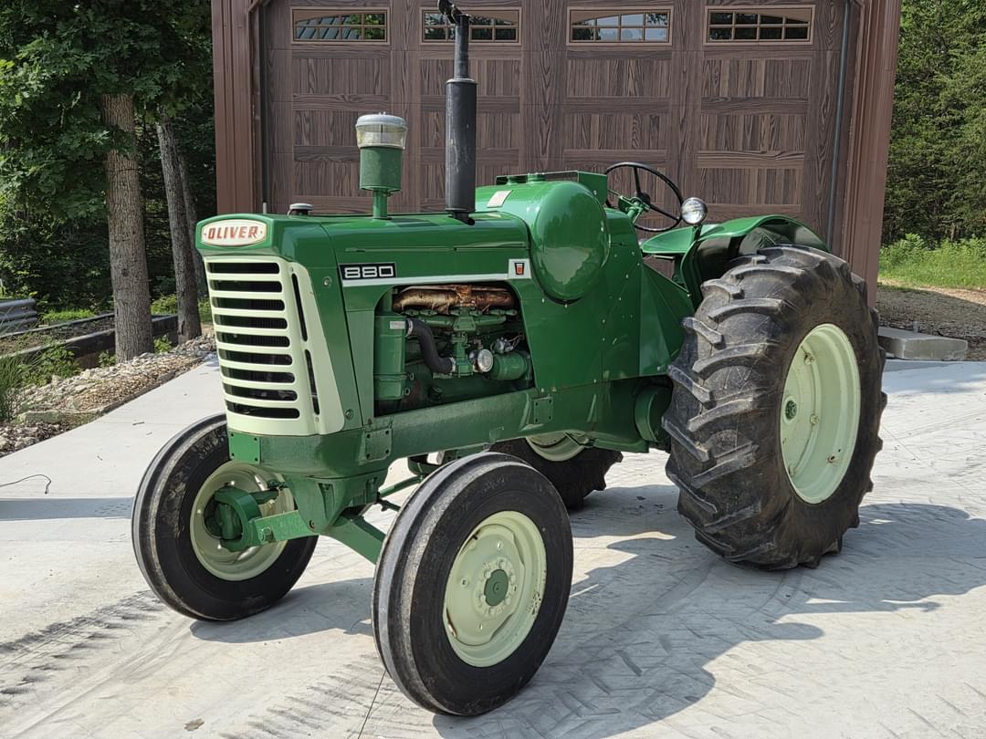 Image of Oliver 880 Primary image