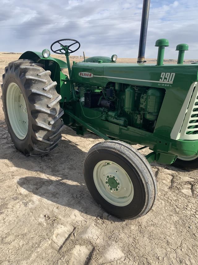 Image of Oliver 990 equipment image 1