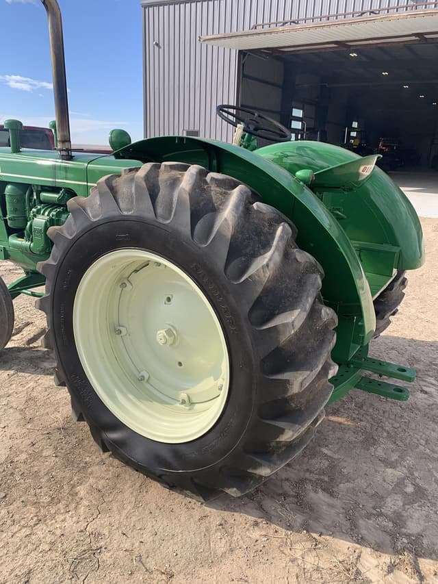 Image of Oliver 990 equipment image 4