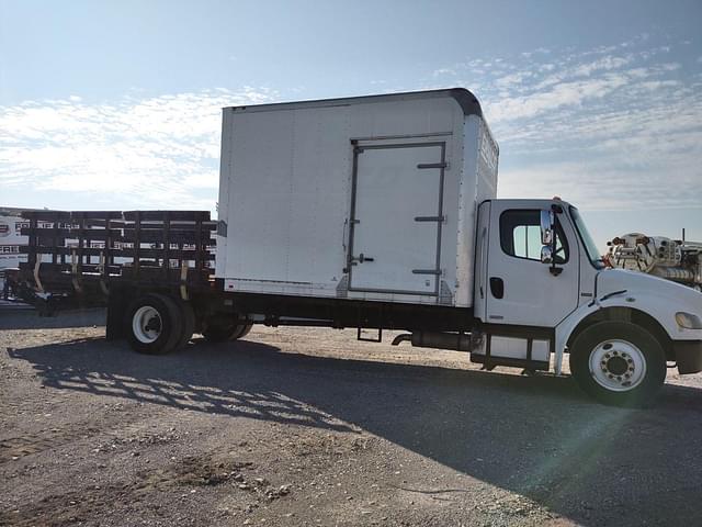 Image of Freightliner M2 equipment image 3
