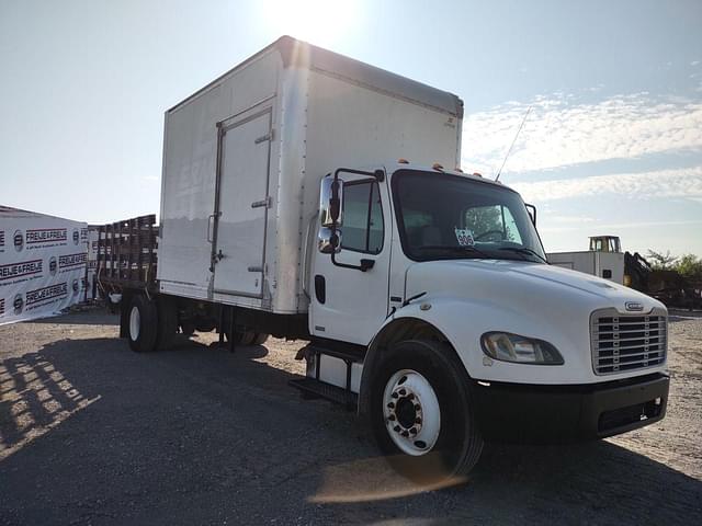 Image of Freightliner M2 equipment image 2