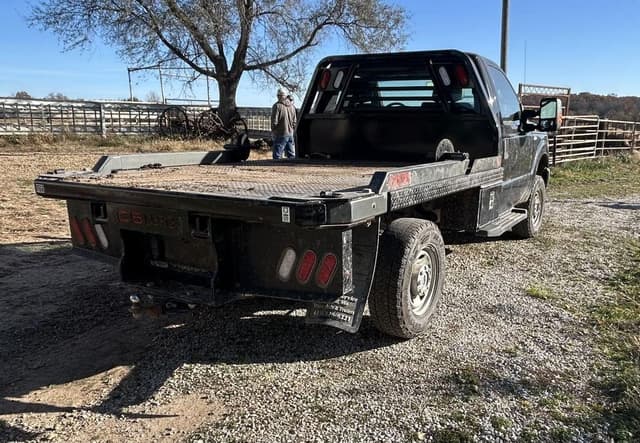 Image of Ford F-250 equipment image 4