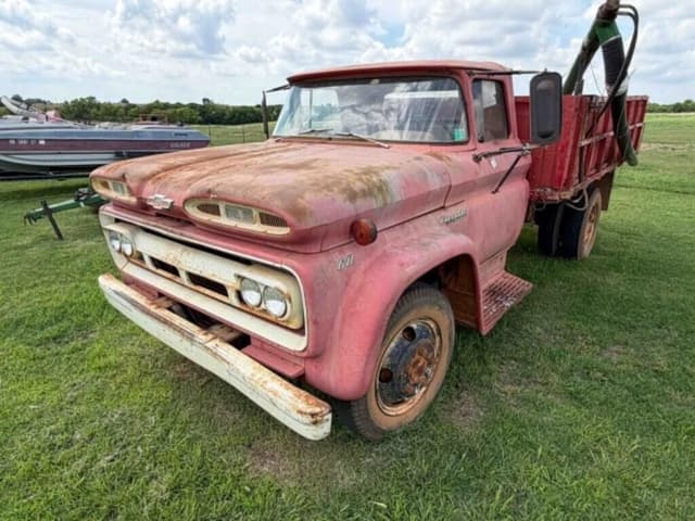 Image of Chevrolet Viking 60 equipment image 1