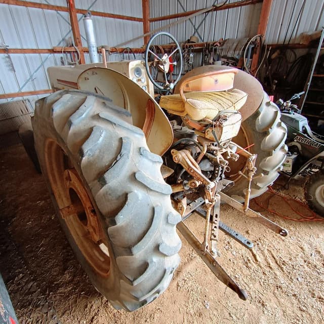 Image of Cockshutt 550 equipment image 3