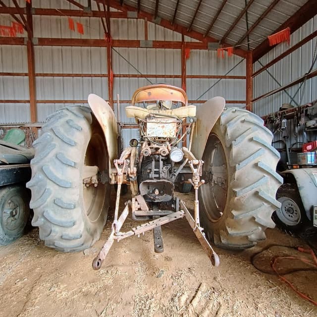 Image of Cockshutt 550 equipment image 2